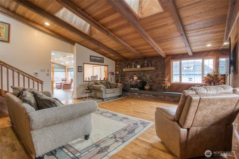 416 N 1st Street Montesano WA 98563