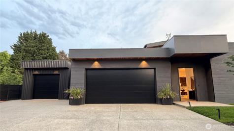 1032 89th Avenue NE Bellevue WA 98004