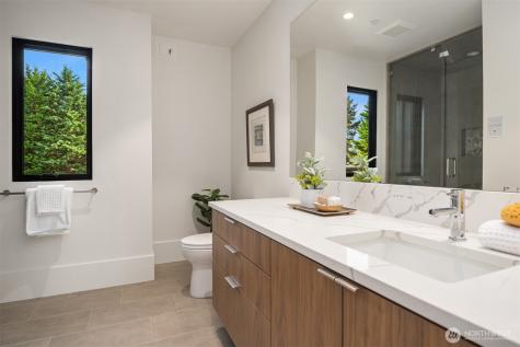 1032 89th Avenue NE Bellevue WA 98004