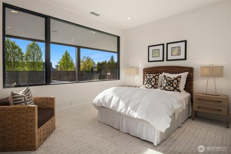 1032 89th Avenue NE Bellevue WA 98004