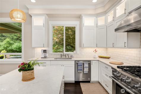 6903 NE New Brooklyn Road Bainbridge Island WA 98110