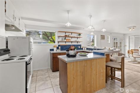 2001 NE 12th Street Renton WA 98056