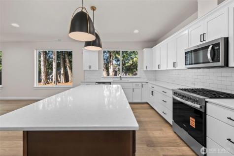 15306 106th Avenue E Puyallup WA 98374