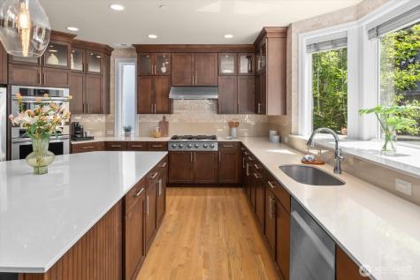 21355 NE 2nd Court Sammamish WA 98074