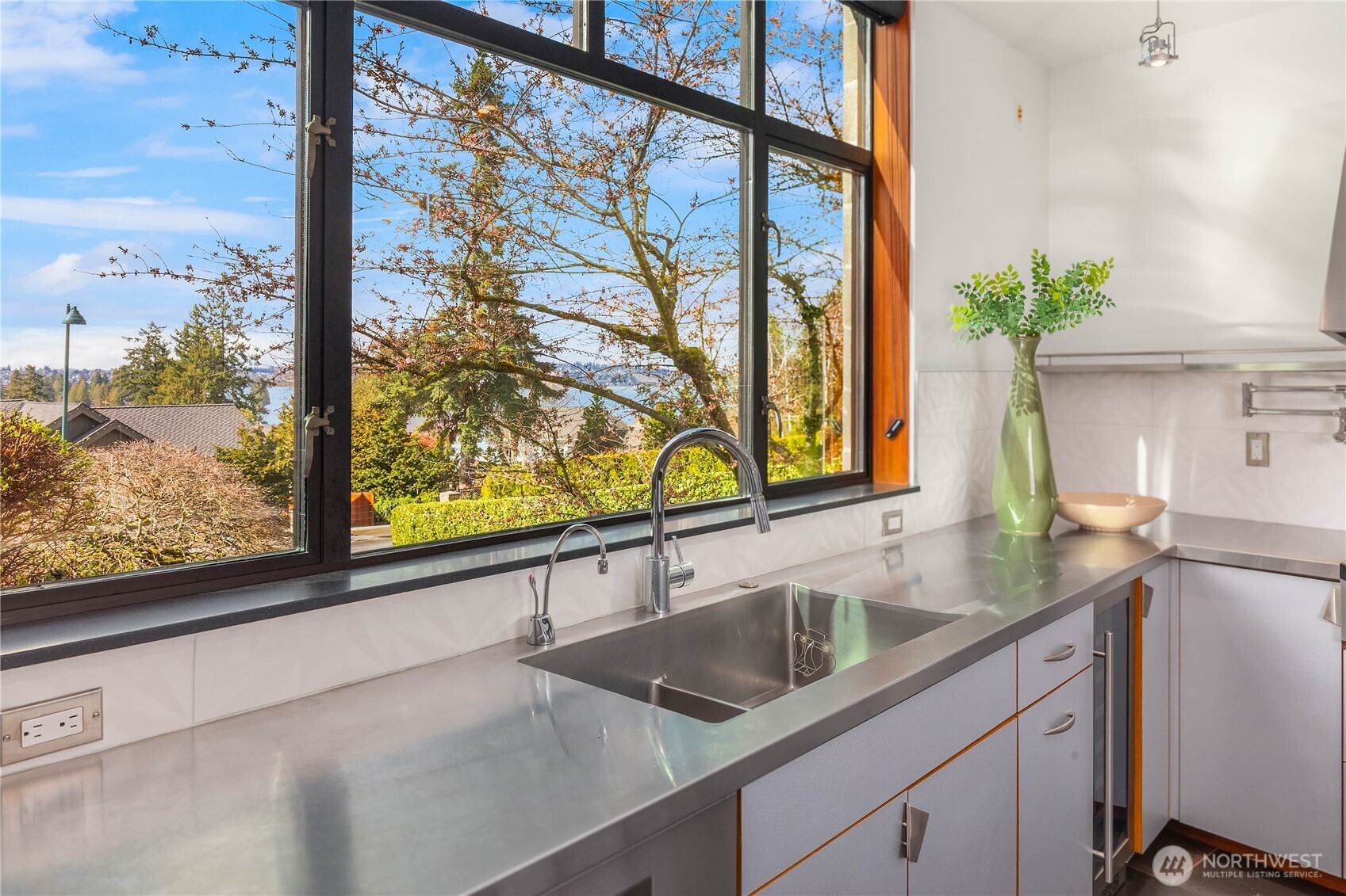 4218 92nd Avenue NE Yarrow Point WA 98004