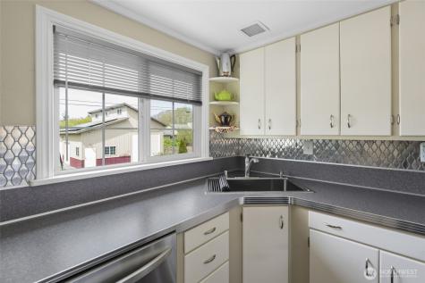 347 SE Glencoe Street Oak Harbor WA 98277