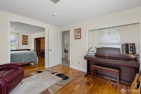 347 SE Glencoe Street Oak Harbor WA 98277