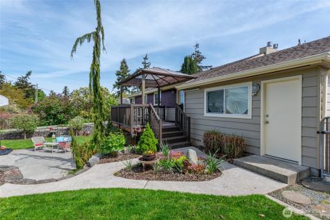347 SE Glencoe Street Oak Harbor WA 98277