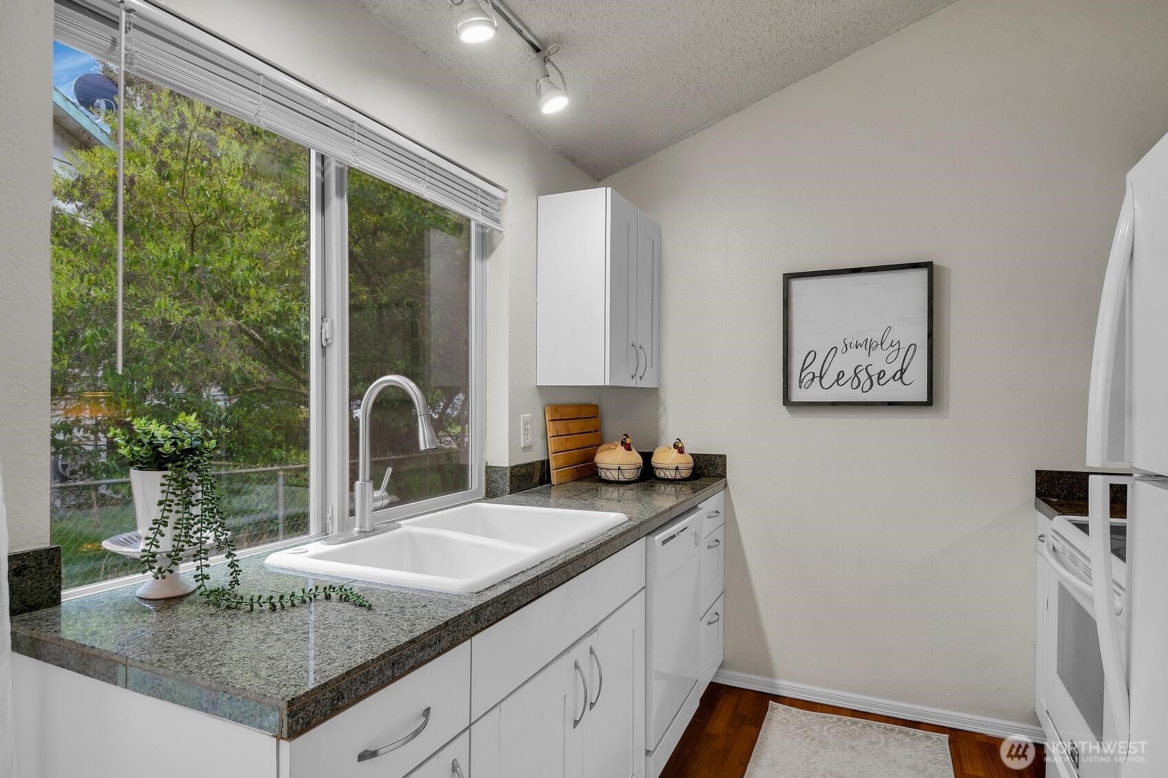 8901 Emerson Place Everett WA 98208