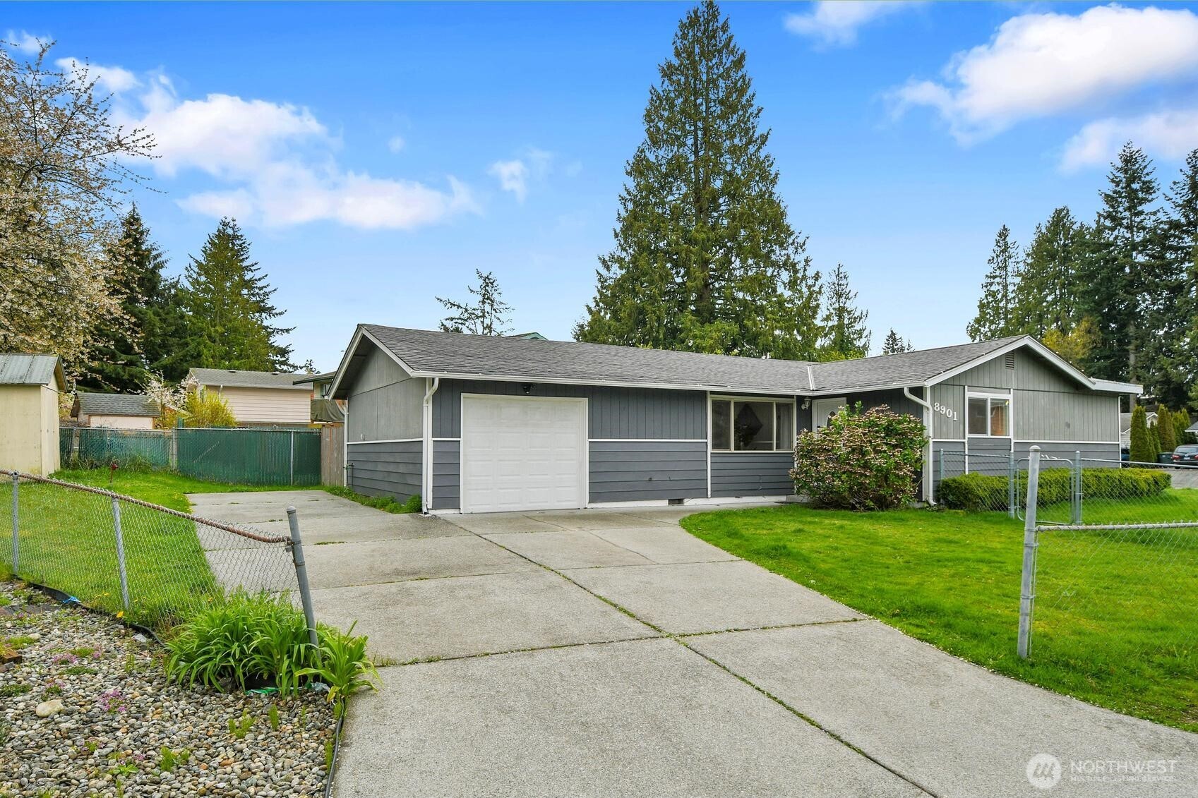 8901 Emerson Place Everett WA 98208