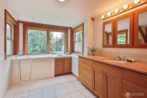 2970 Smugglers Cove Road Greenbank WA 98253