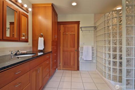 2970 Smugglers Cove Road Greenbank WA 98253