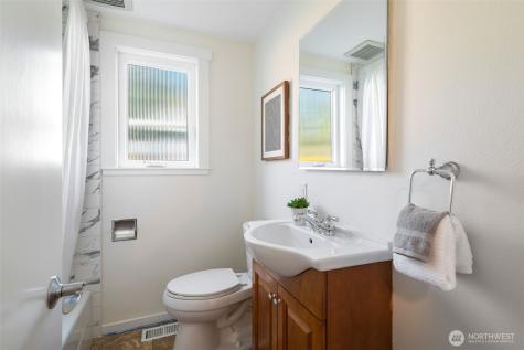 1557 NE 171st Street Shoreline WA 98155