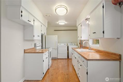 1123 Forest Glen Road Oak Harbor WA 98277