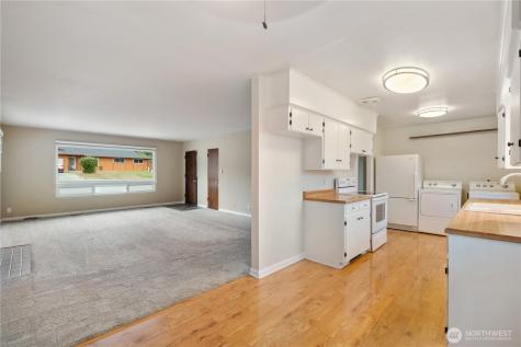 1123 Forest Glen Road Oak Harbor WA 98277