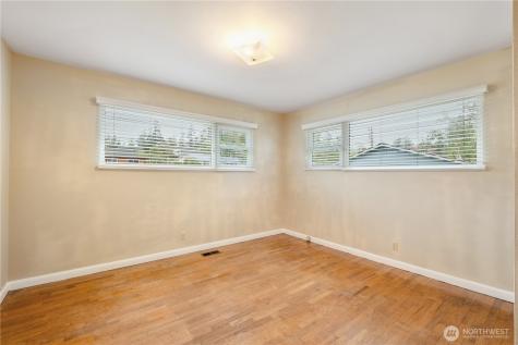 1123 Forest Glen Road Oak Harbor WA 98277