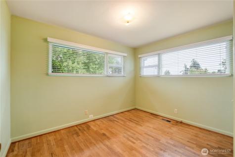 1123 Forest Glen Road Oak Harbor WA 98277