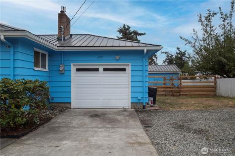 1123 Forest Glen Road Oak Harbor WA 98277