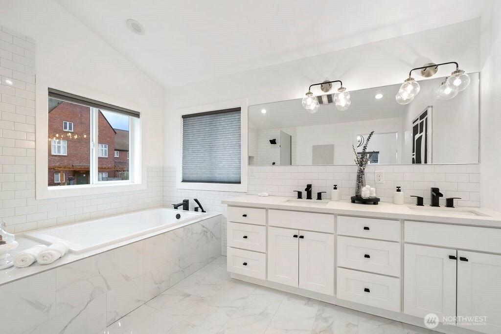 4837 S Holly Street Seattle WA 98118