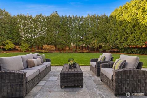 105 Windsor Drive SE Sammamish WA 98074