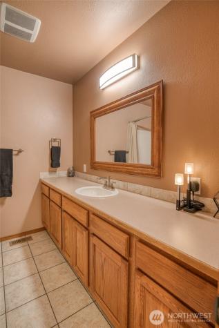 108 Garden Place Elma WA 98541