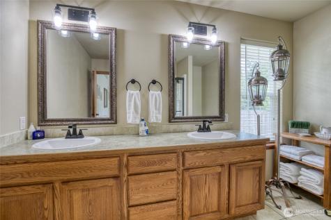 108 Garden Place Elma WA 98541