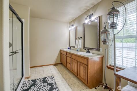 108 Garden Place Elma WA 98541