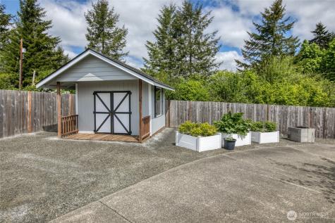 108 Garden Place Elma WA 98541
