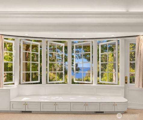 72 Olympic Drive NW Shoreline WA 98177