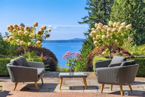72 Olympic Drive NW Shoreline WA 98177