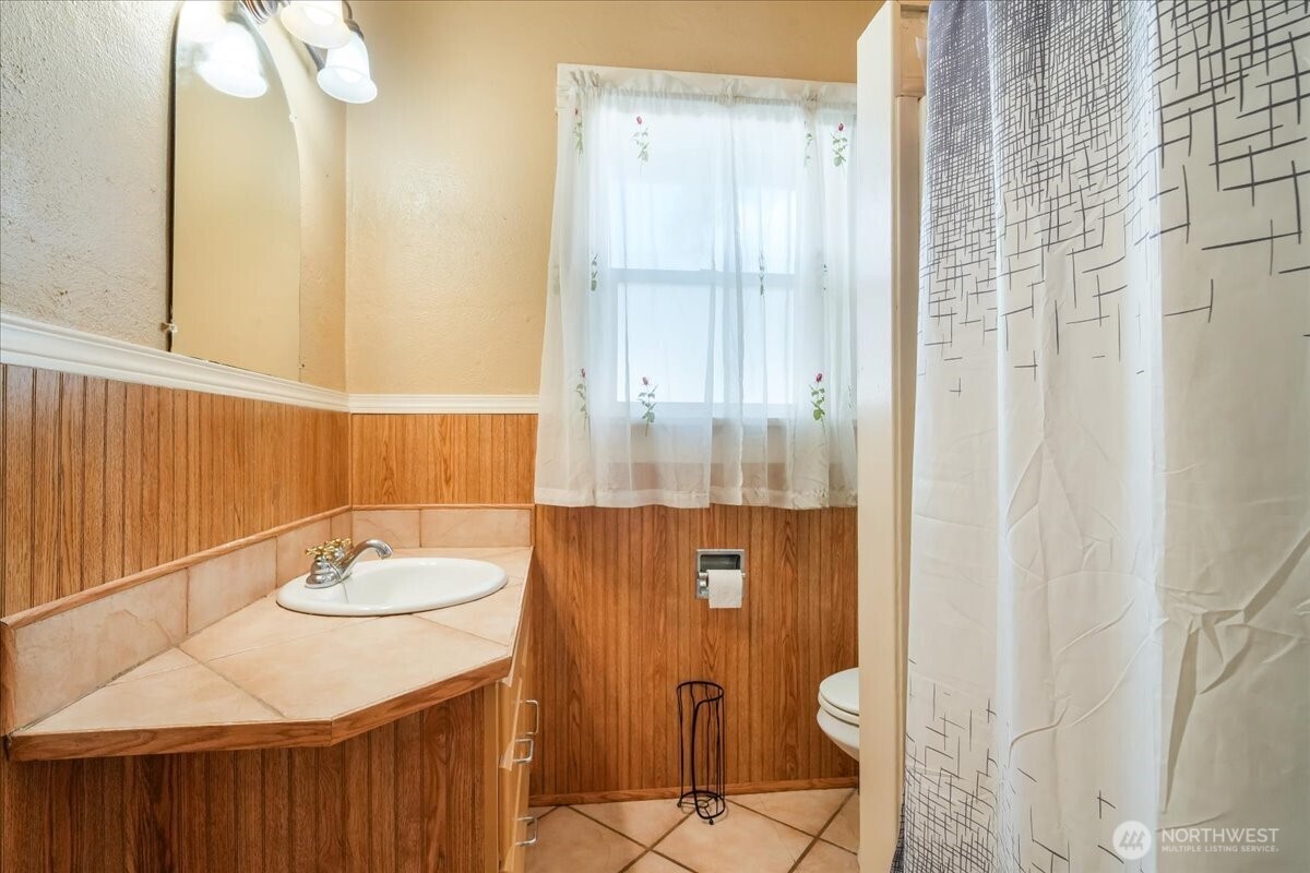913 S 3rd Avenue Kelso WA 98626