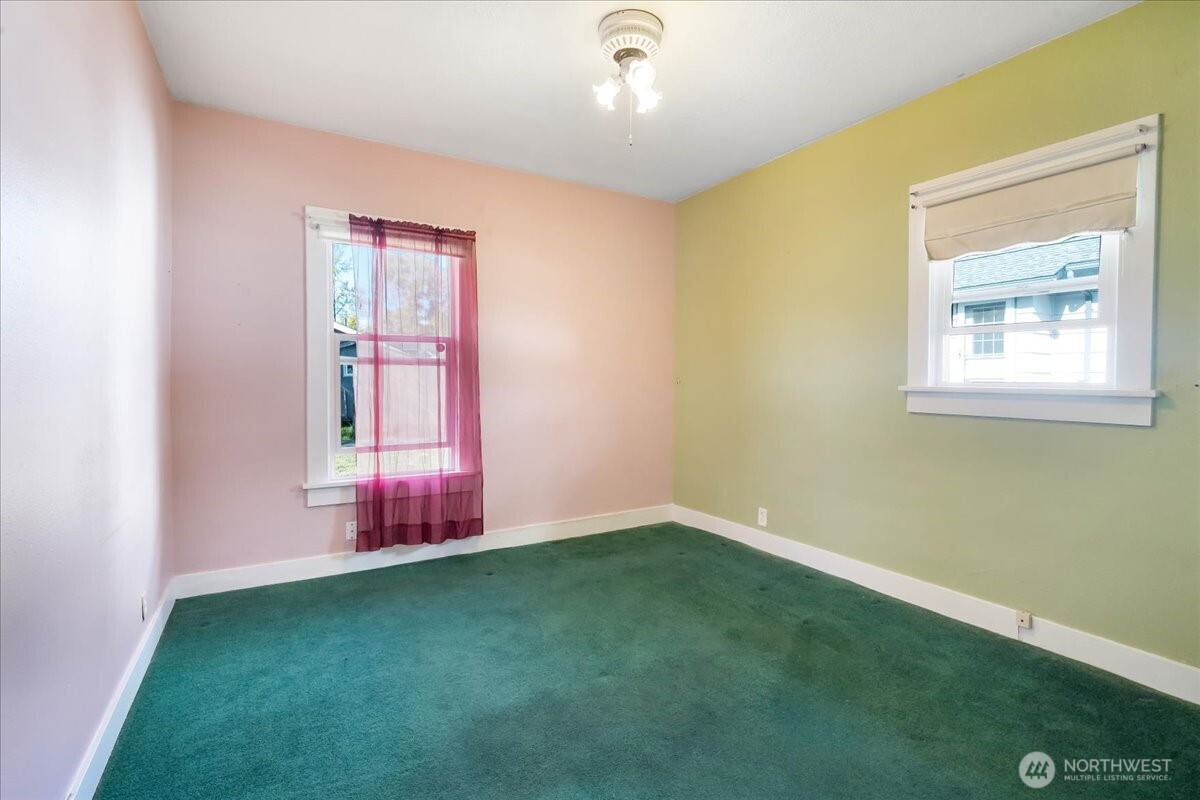913 S 3rd Avenue Kelso WA 98626