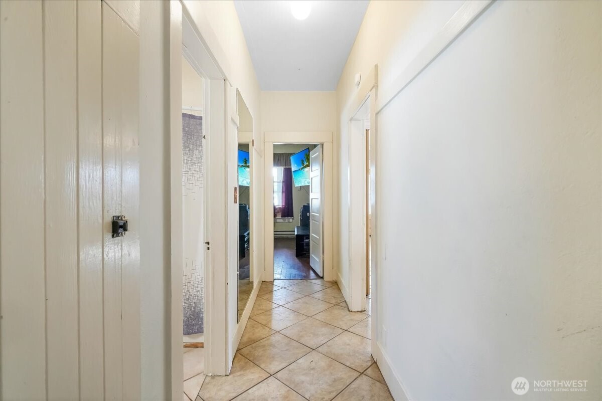 913 S 3rd Avenue Kelso WA 98626