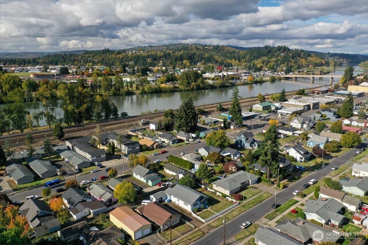 913 S 3rd Avenue Kelso WA 98626