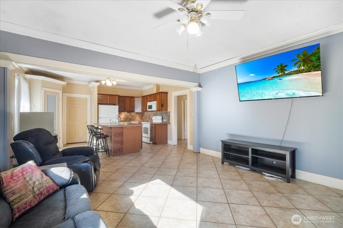 913 S 3rd Avenue Kelso WA 98626