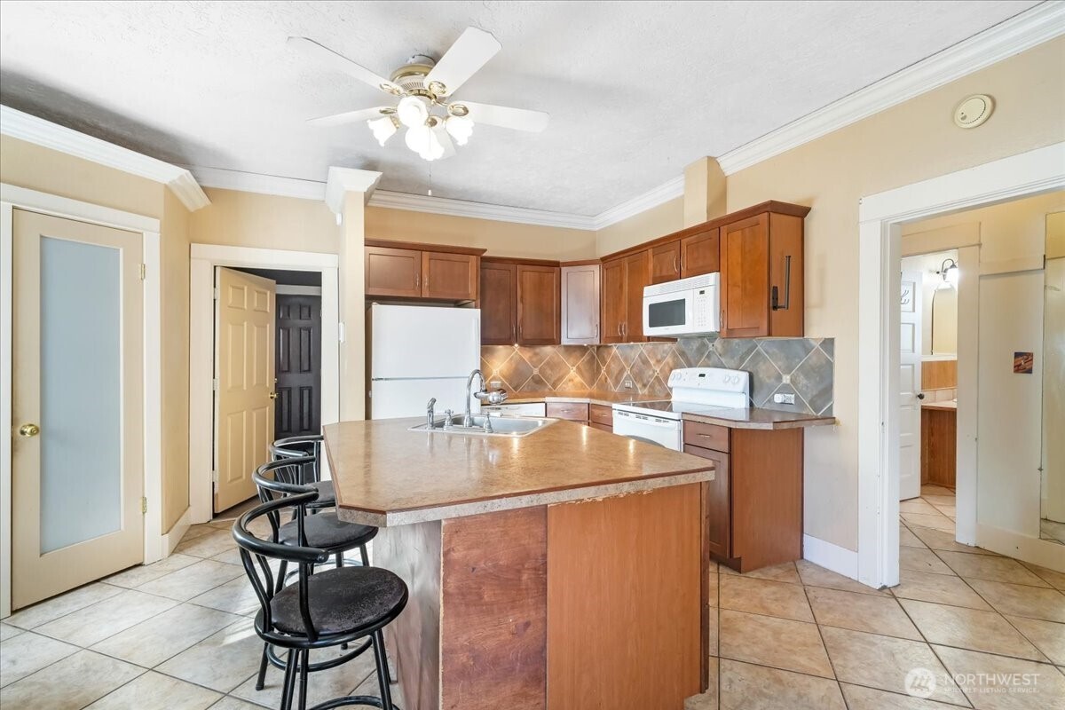 913 S 3rd Avenue Kelso WA 98626