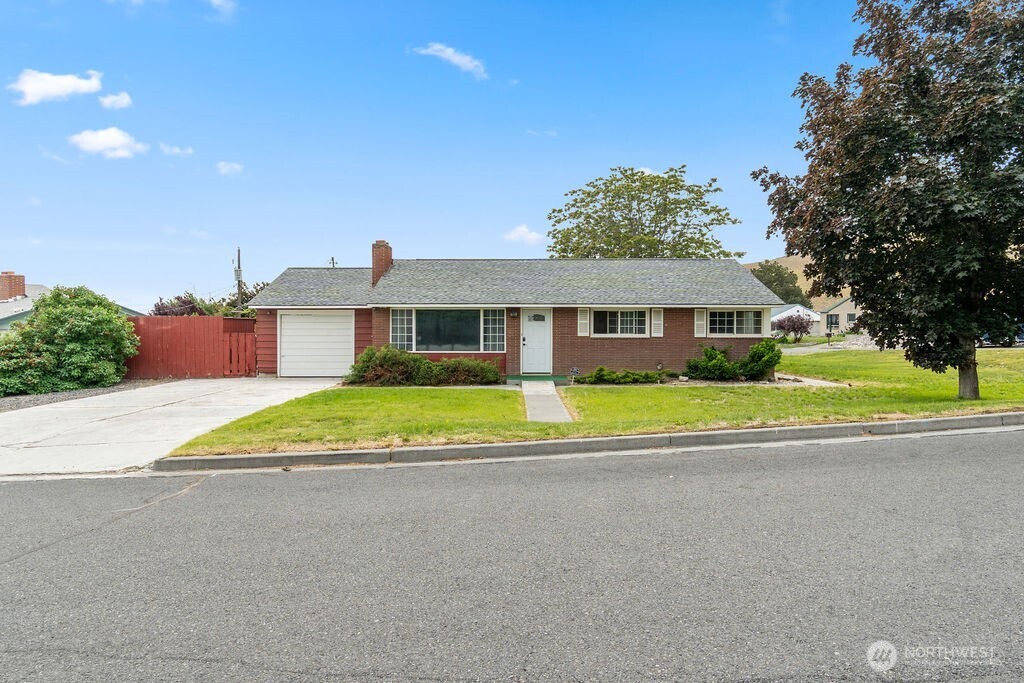 281 Mocliff Avenue Ephrata WA 98823