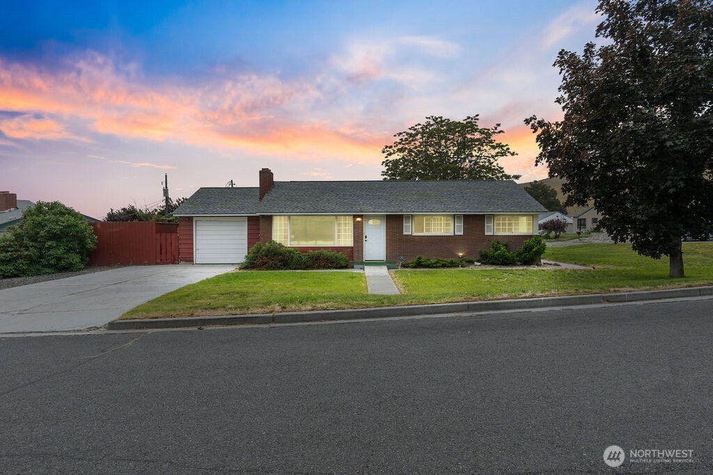 281 Mocliff Avenue Ephrata WA 98823