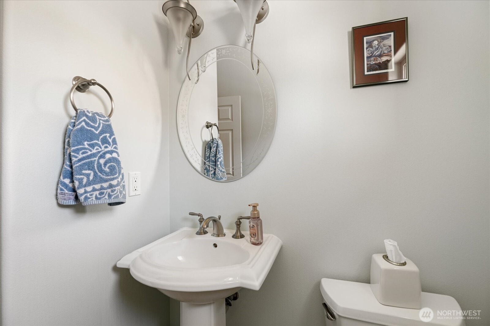 2390 SW Freund Street Oak Harbor WA 98277