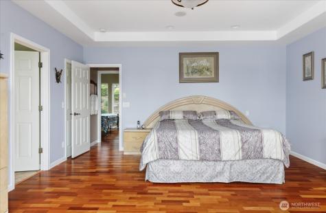 2390 SW Freund Street Oak Harbor WA 98277