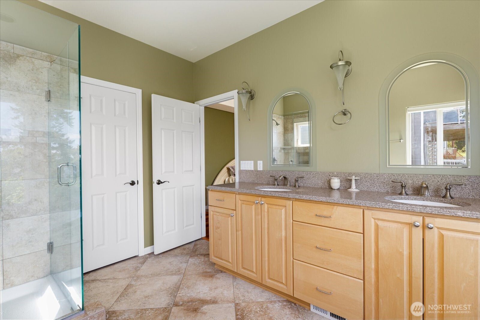 2390 SW Freund Street Oak Harbor WA 98277