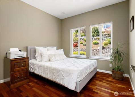 2390 SW Freund Street Oak Harbor WA 98277