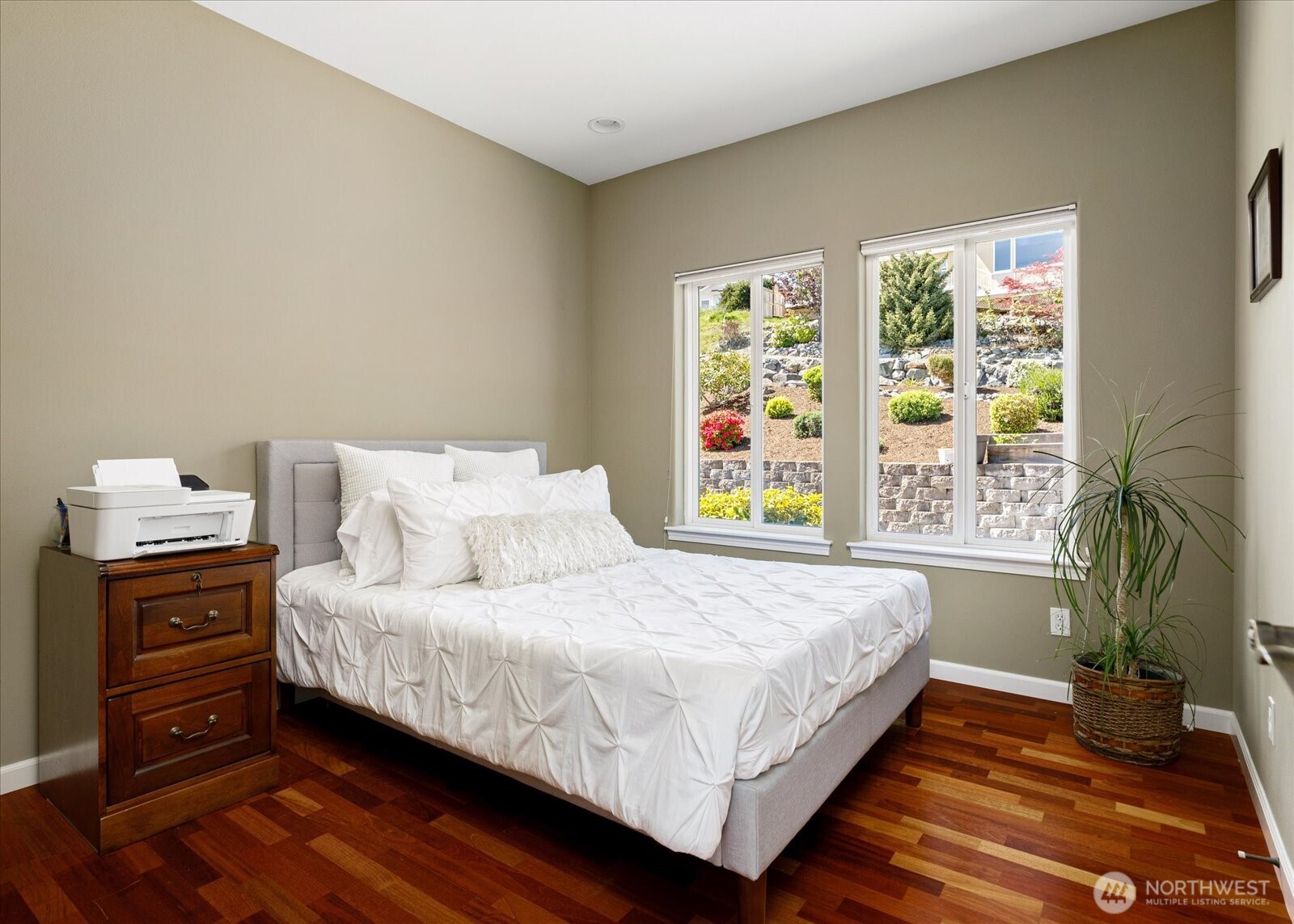 2390 SW Freund Street Oak Harbor WA 98277