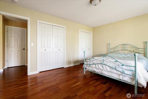2390 SW Freund Street Oak Harbor WA 98277
