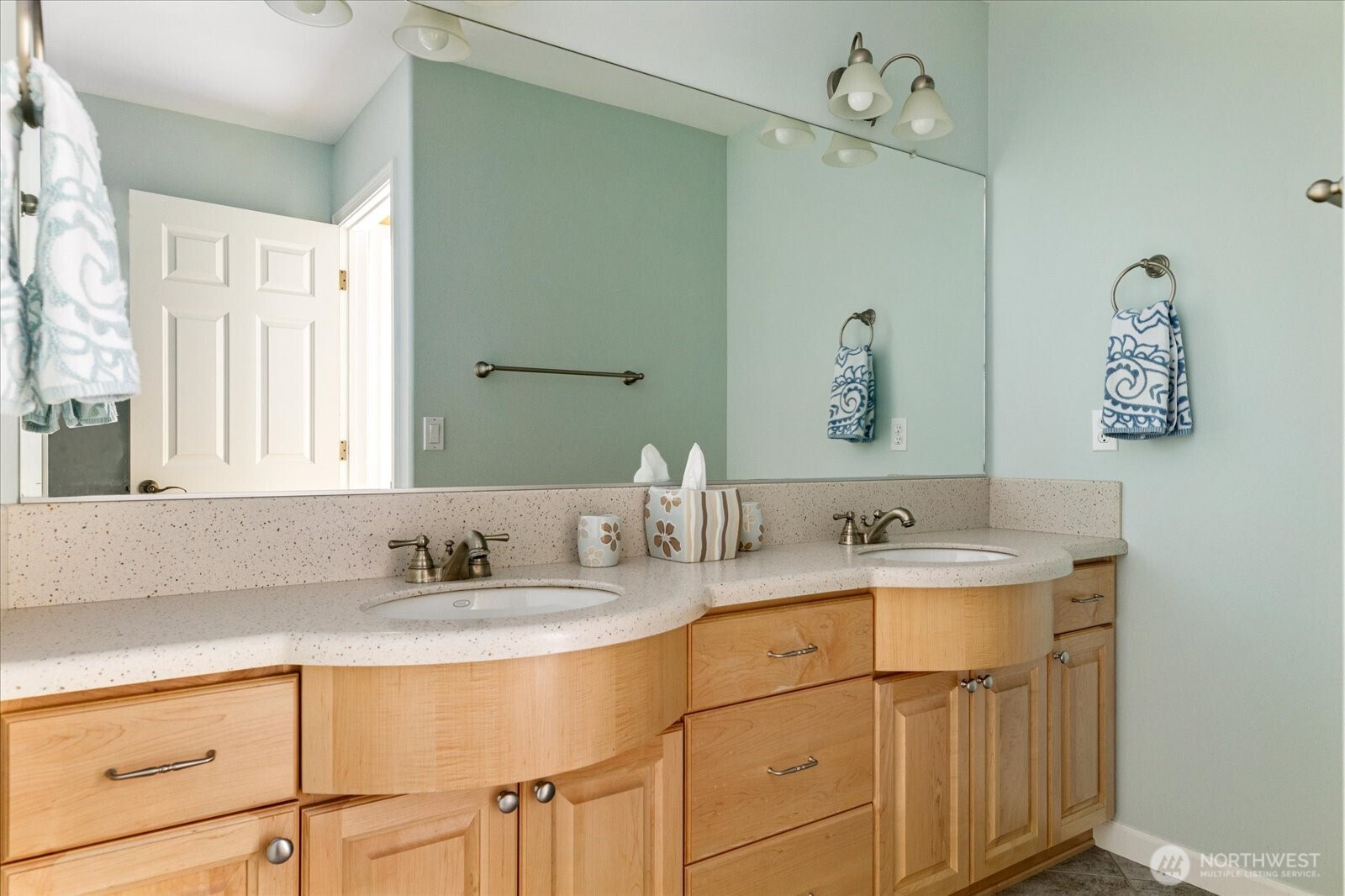 2390 SW Freund Street Oak Harbor WA 98277