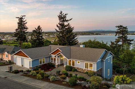 2390 SW Freund Street Oak Harbor WA 98277