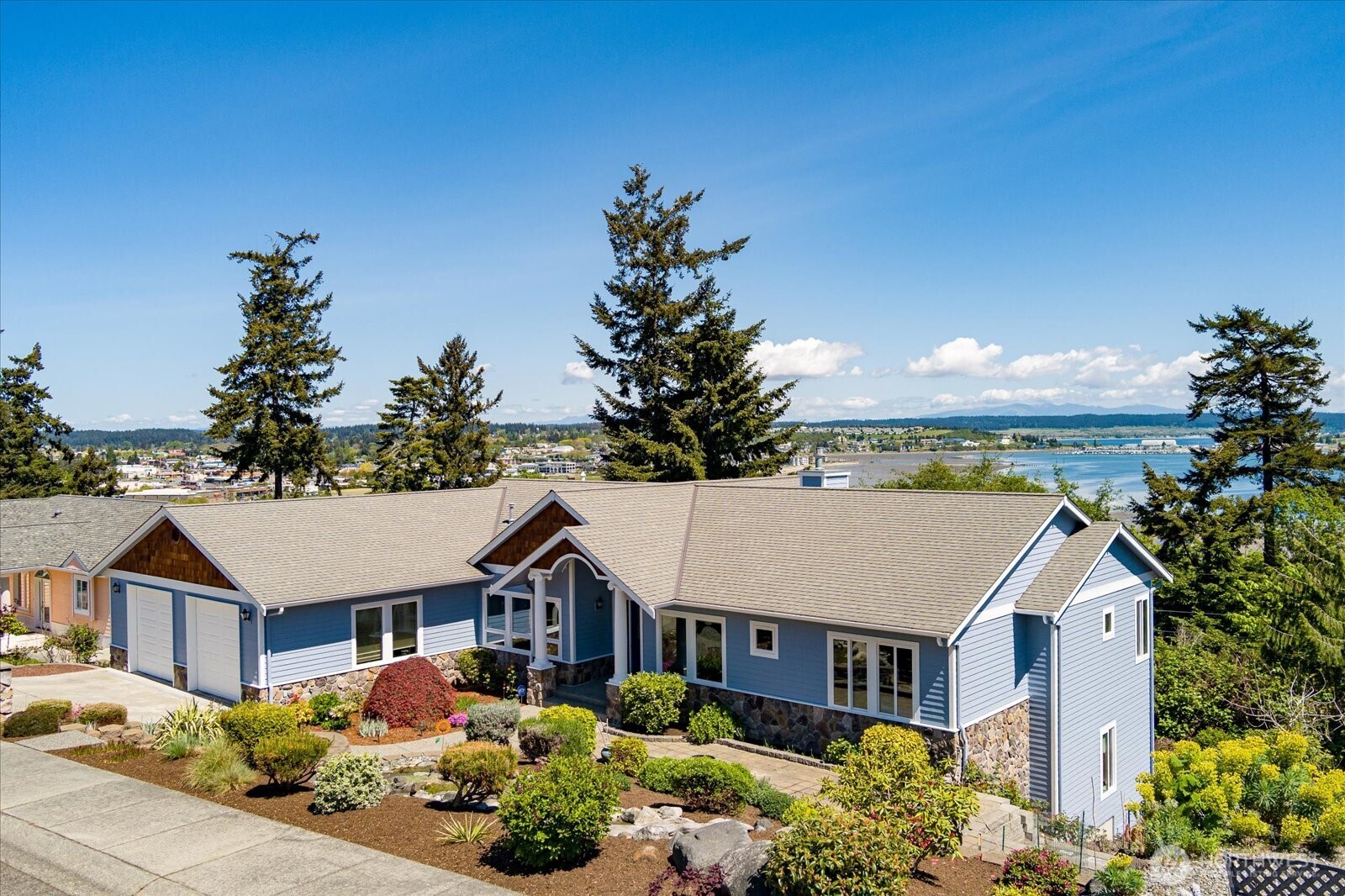 2390 SW Freund Street Oak Harbor WA 98277