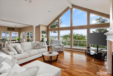 2390 SW Freund Street Oak Harbor WA 98277