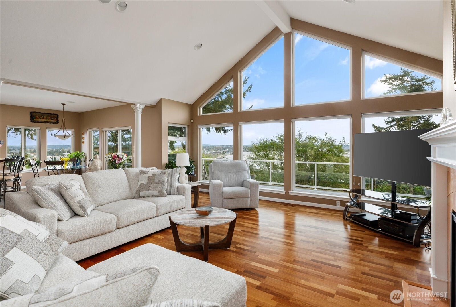 2390 SW Freund Street Oak Harbor WA 98277