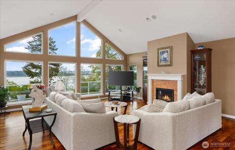 2390 SW Freund Street Oak Harbor WA 98277